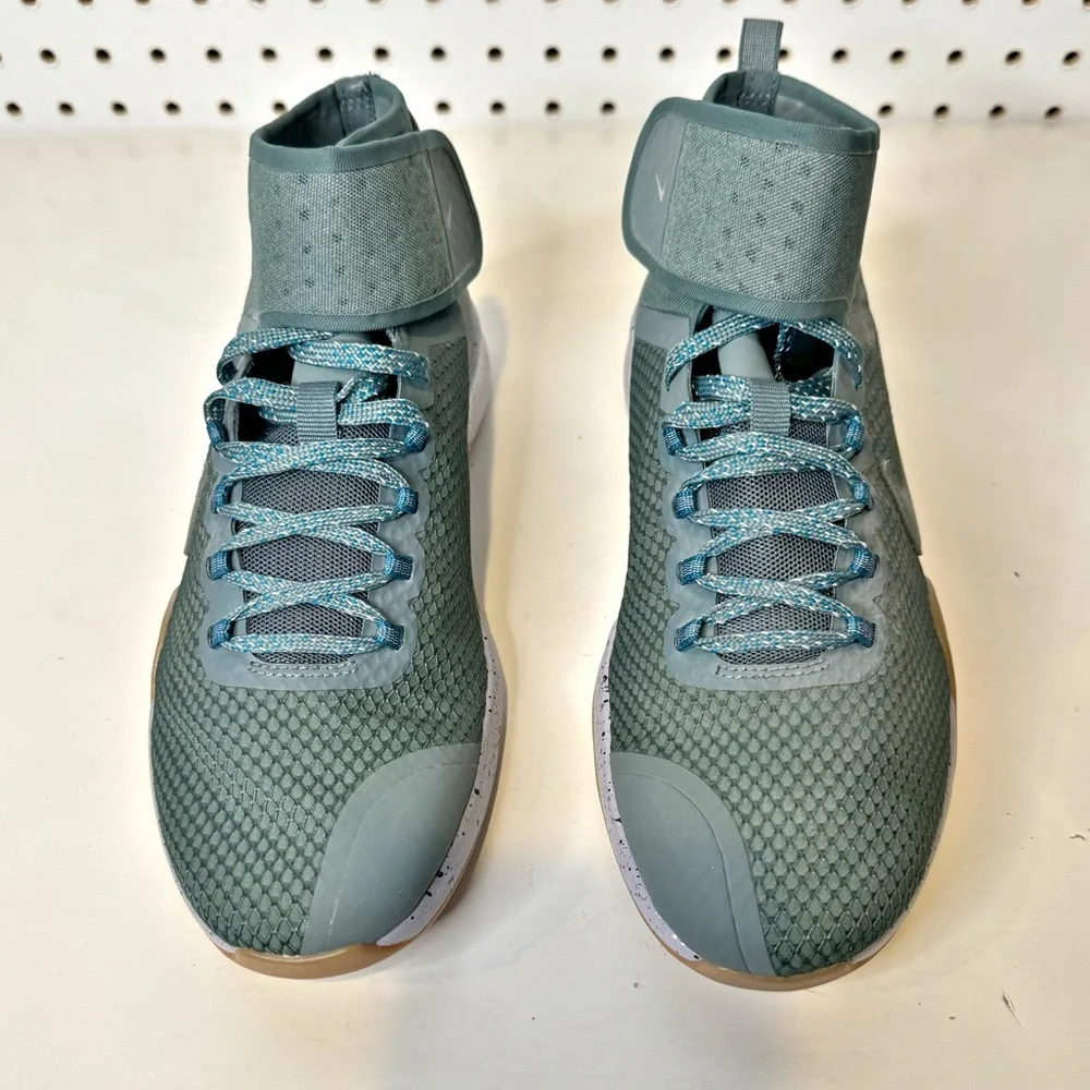 Nike | Women's Air Zoom Strong 2 Mid-Top Mesh Training Shoe‎ Sz. 7